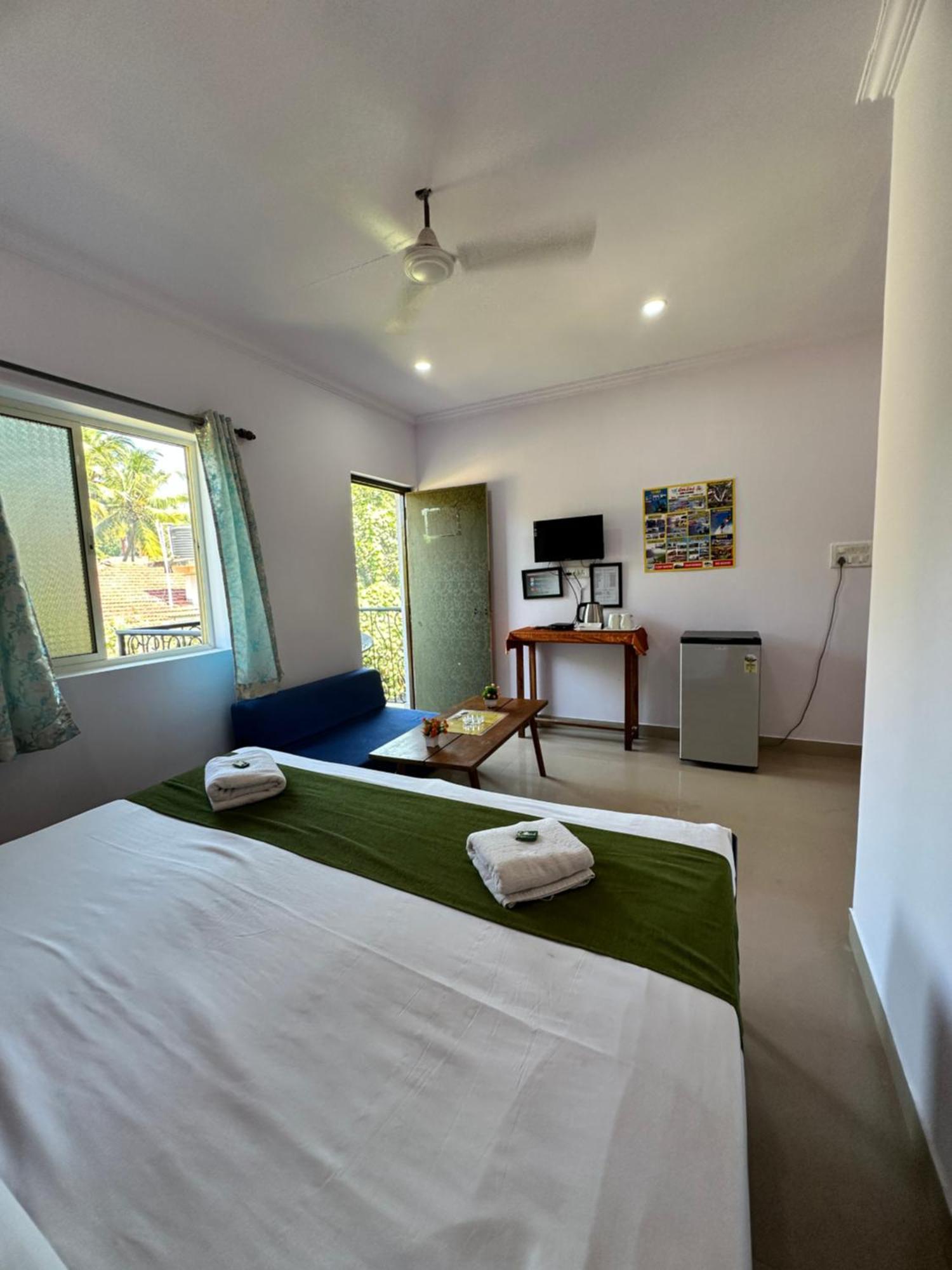 Casa Somanjo Inn Calangute Bagian luar foto
