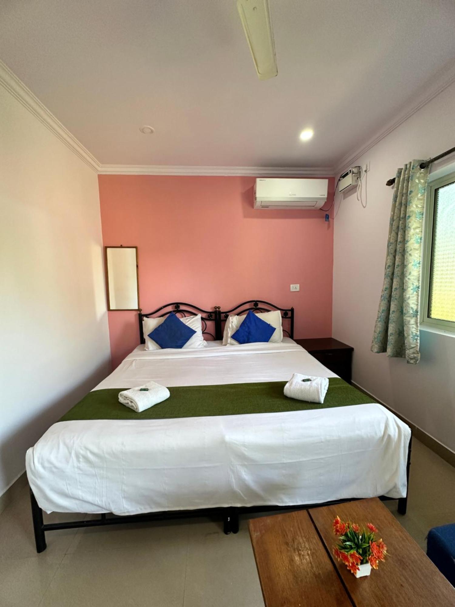 Casa Somanjo Inn Calangute Bagian luar foto