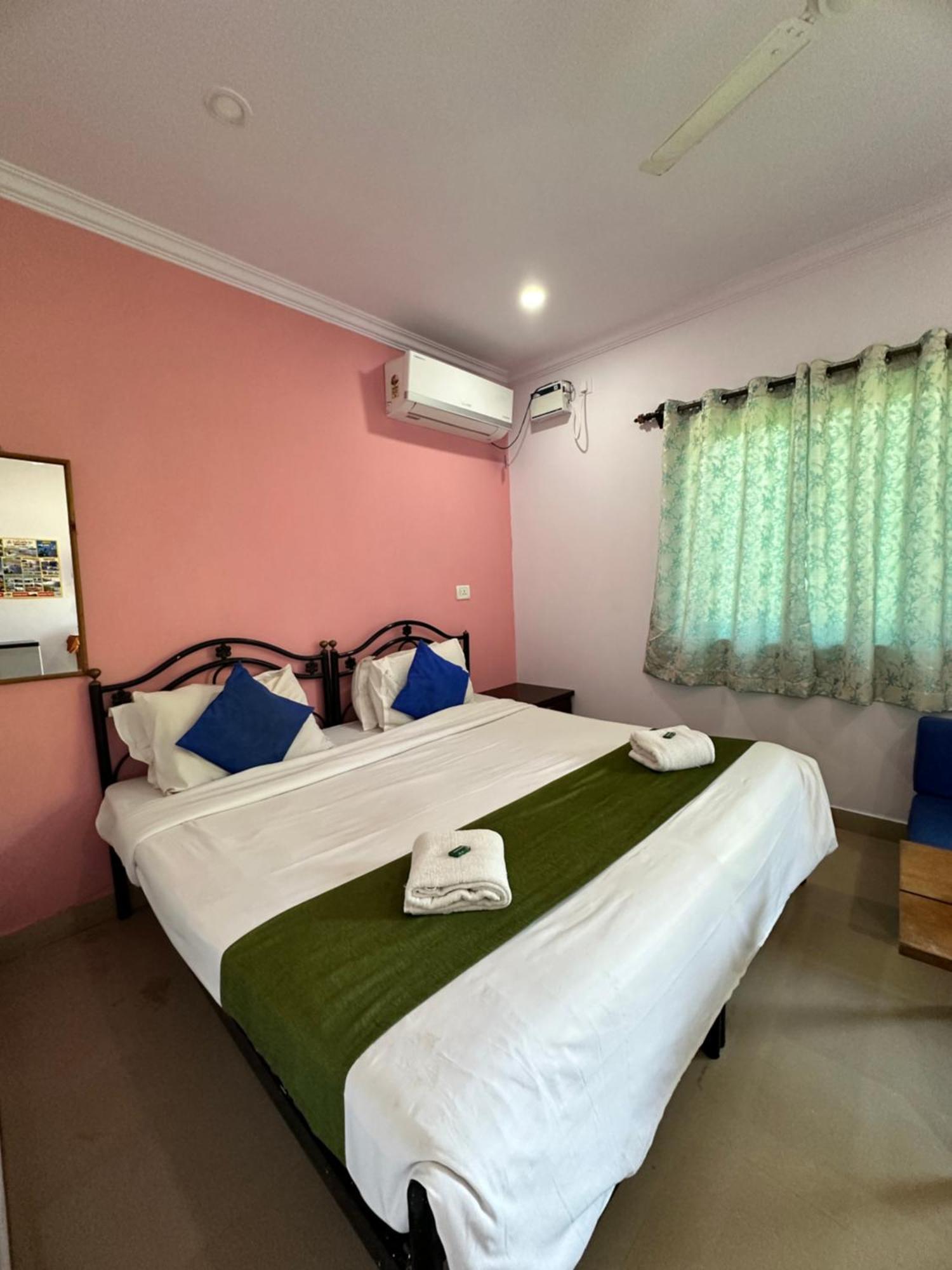 Casa Somanjo Inn Calangute Bagian luar foto